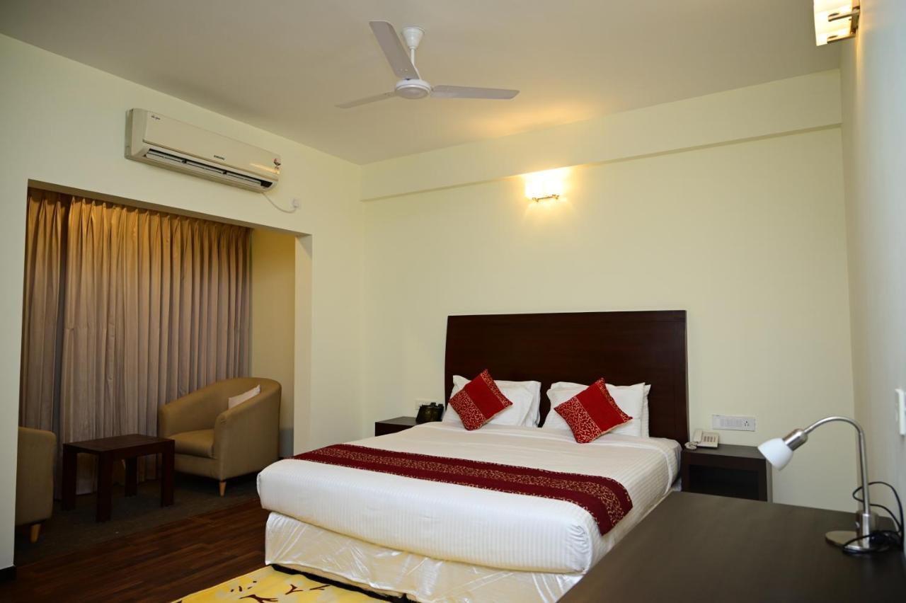 Sterling Keys By Tgi Hotel Bangalore Exterior photo