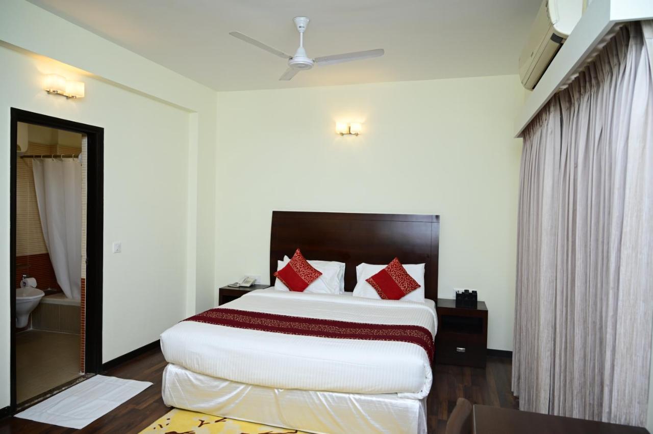 Sterling Keys By Tgi Hotel Bangalore Exterior photo