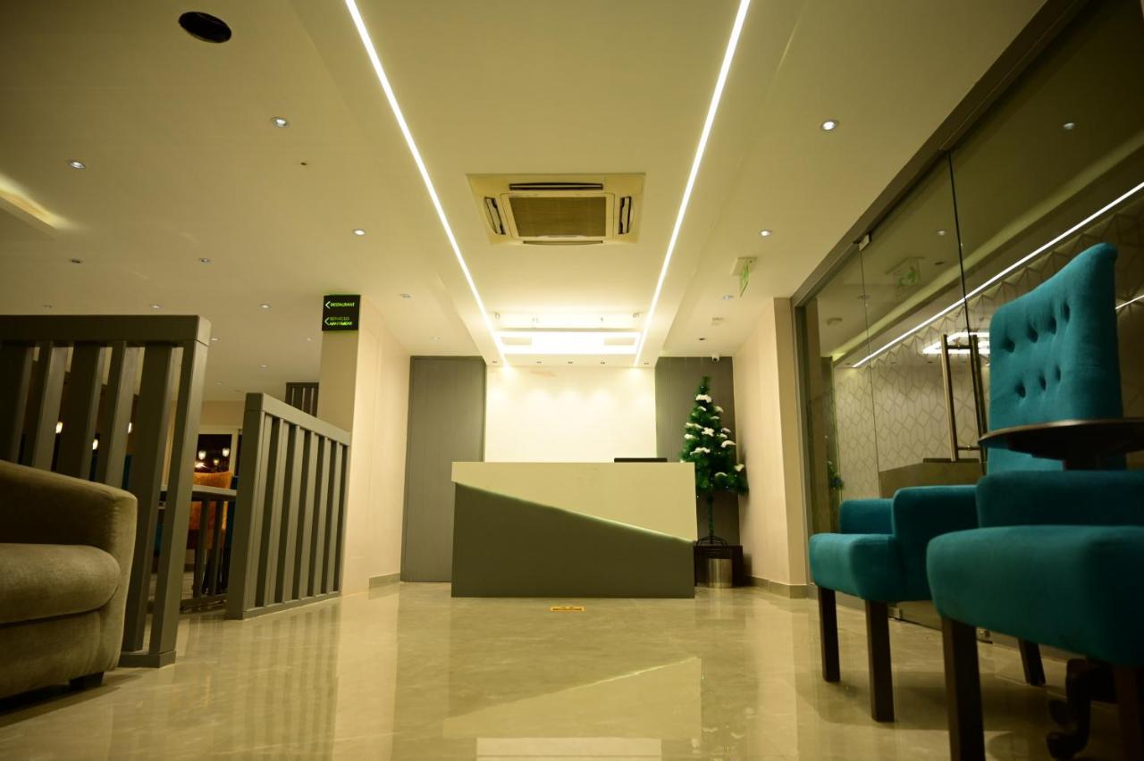 Sterling Keys By Tgi Hotel Bangalore Exterior photo